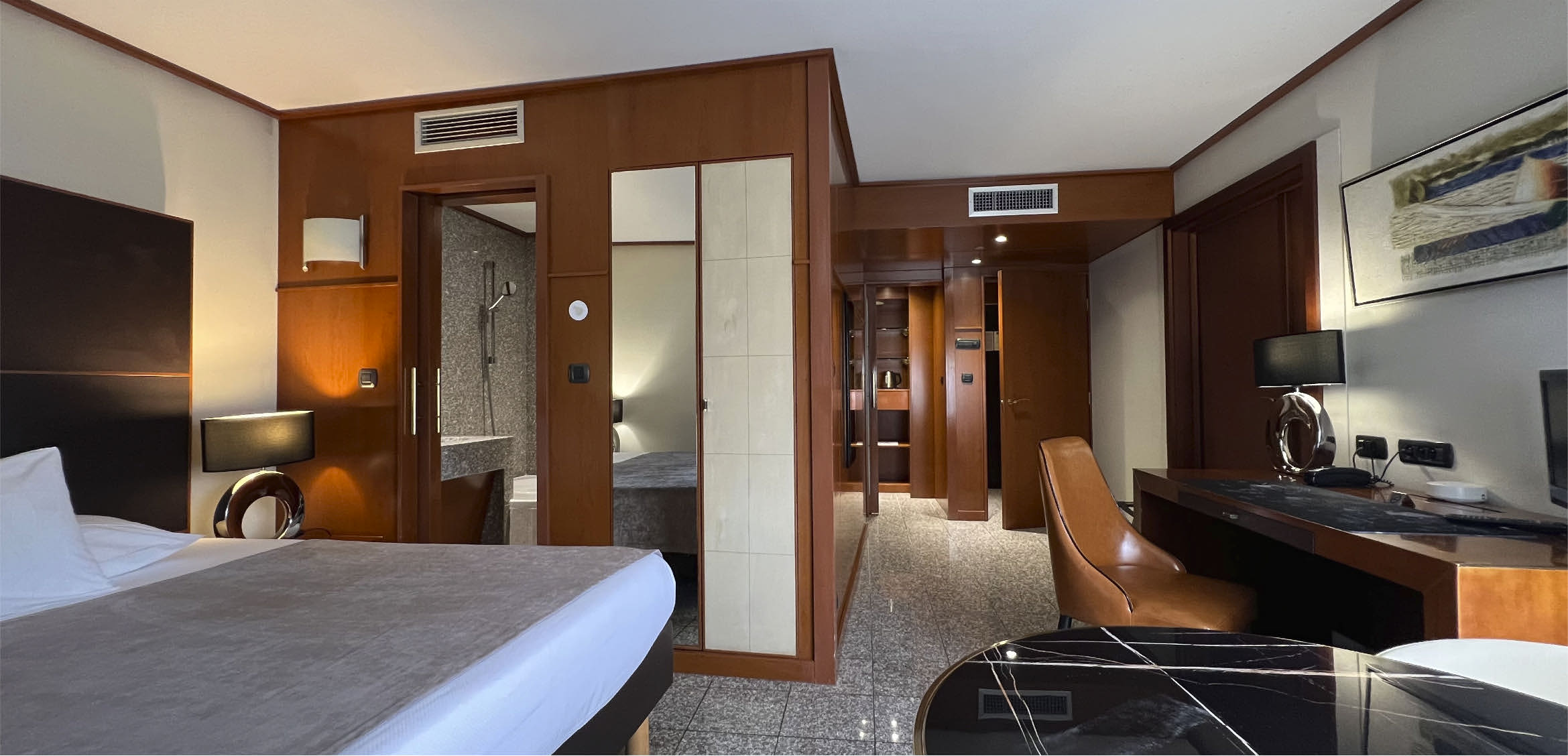 Suite 1 – Photo 1