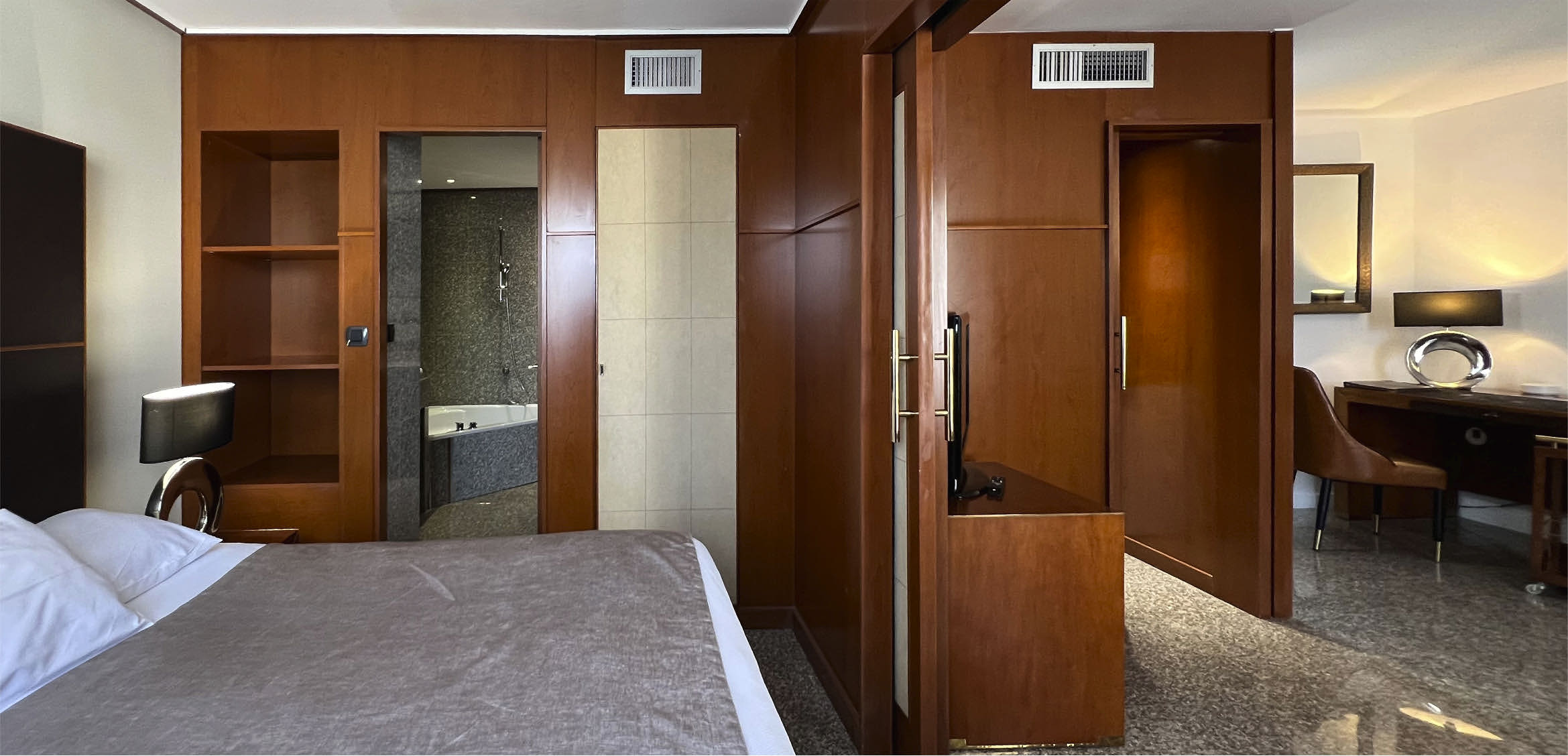 Suite 3 – Photo 3